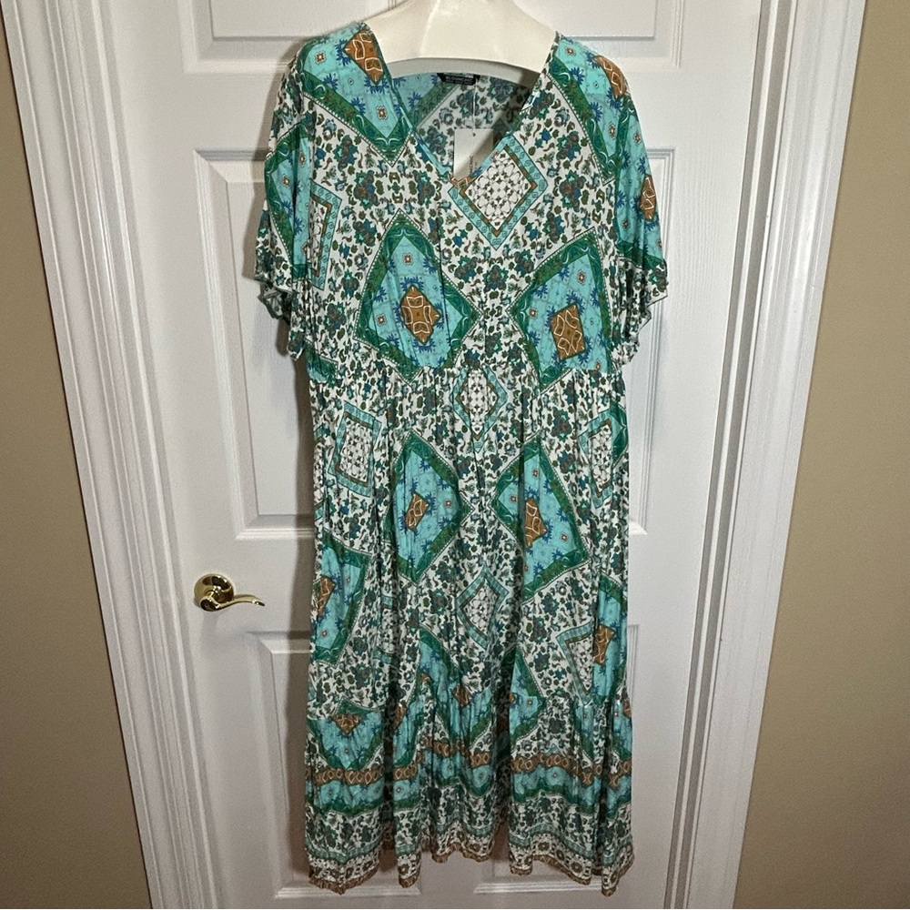 BloomChic Green and Blue Geometric Print Midi Dress